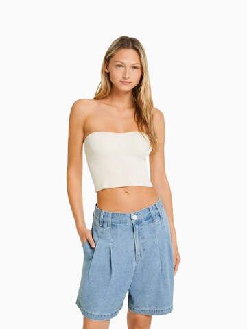 Bershka Regular Pleat-front jeans in Blue: front