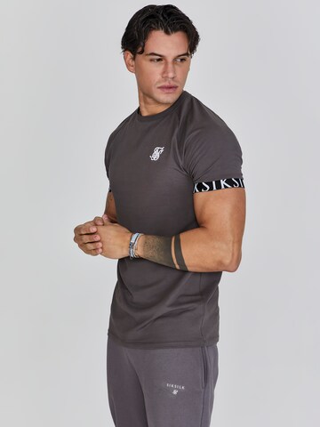 T-Shirt SikSilk en gris : devant