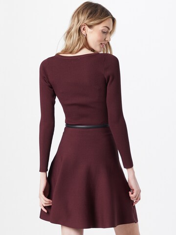 Coast Úpletové šaty – fialová