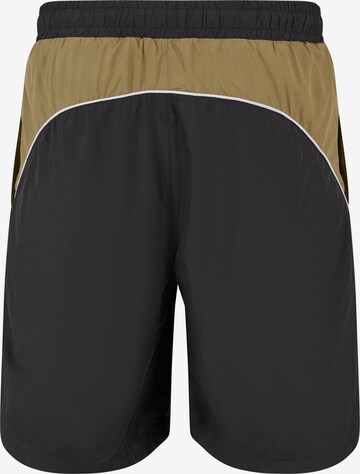 regular Pantaloni di Urban Classics in nero