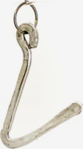 d'ecolife Essentials Anhänger 'V Letter' in Silber: Vorderseite