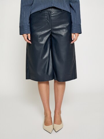 minus Normalny krój Spodnie 'Tasja' w kolorze niebieski: przód