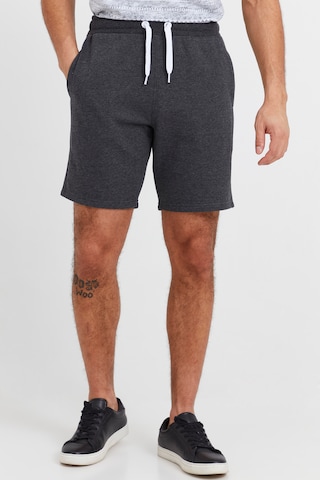 !Solid Regular Sweatshorts 'OLIVER' in Grau: predná strana