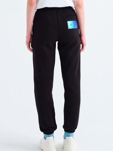 Rockupy Regular Sporthose 'Lenny' in Schwarz