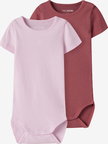 Tutina / body per bambino di TWO SOON in rosa: frontale
