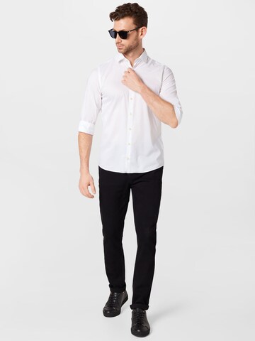 OLYMP جينز ضيق الخصر والسيقان قميص لأوساط العمل بلون أبيض