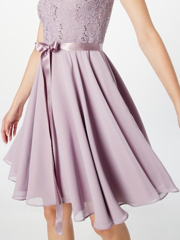 Robe de cocktail SWING en violet