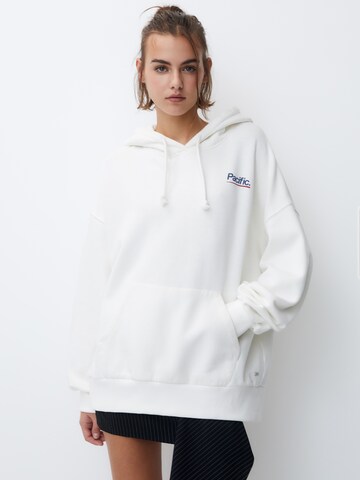 Sweat-shirt Pull&Bear en blanc : devant