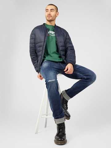 Tommy Jeans Shirt 'ESSENTIAL' in Groen