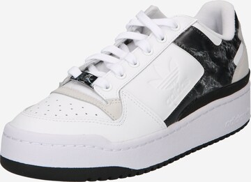 ADIDAS ORIGINALS - Sapatilhas baixas 'Forum Bold' em branco: frente