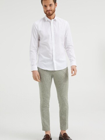 WE Fashion - Ajuste estrecho Camisa en blanco