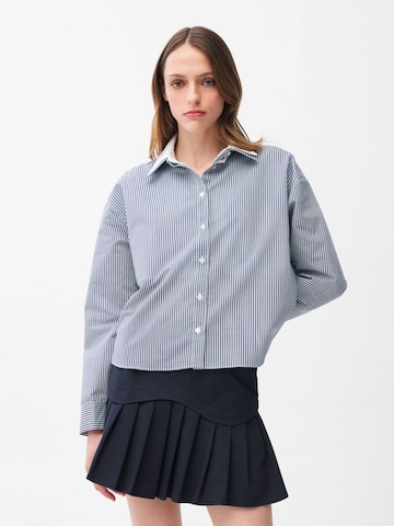 adl Blouse in Blauw