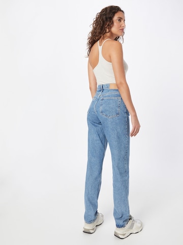 WEEKDAY Tapered Jeans 'Lash' in Blauw