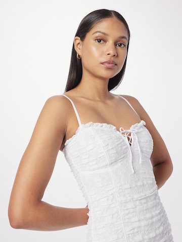 Robe HOLLISTER en blanc