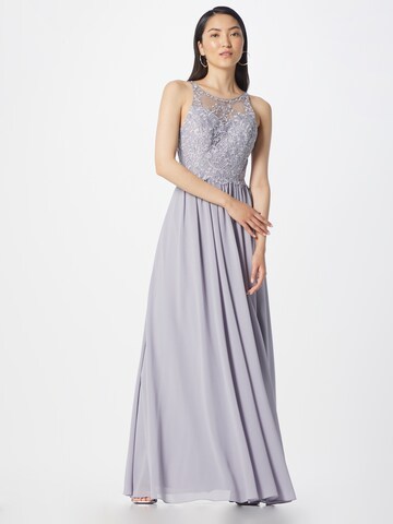 Rochie de seară de la Laona pe gri