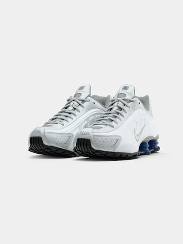 Nike Sportswear Nizke superge 'SHOX R4' | bela barva