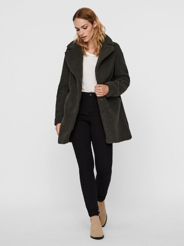 VERO MODA Jacke in Grün