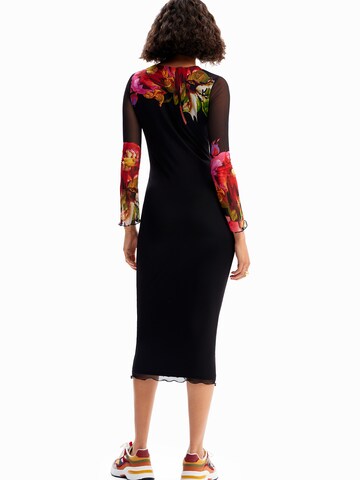 Rochie de la Desigual pe negru