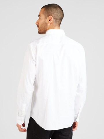 Coupe regular Chemise BOSS en blanc