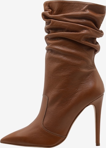 faina Ankle Boots in Brown: front
