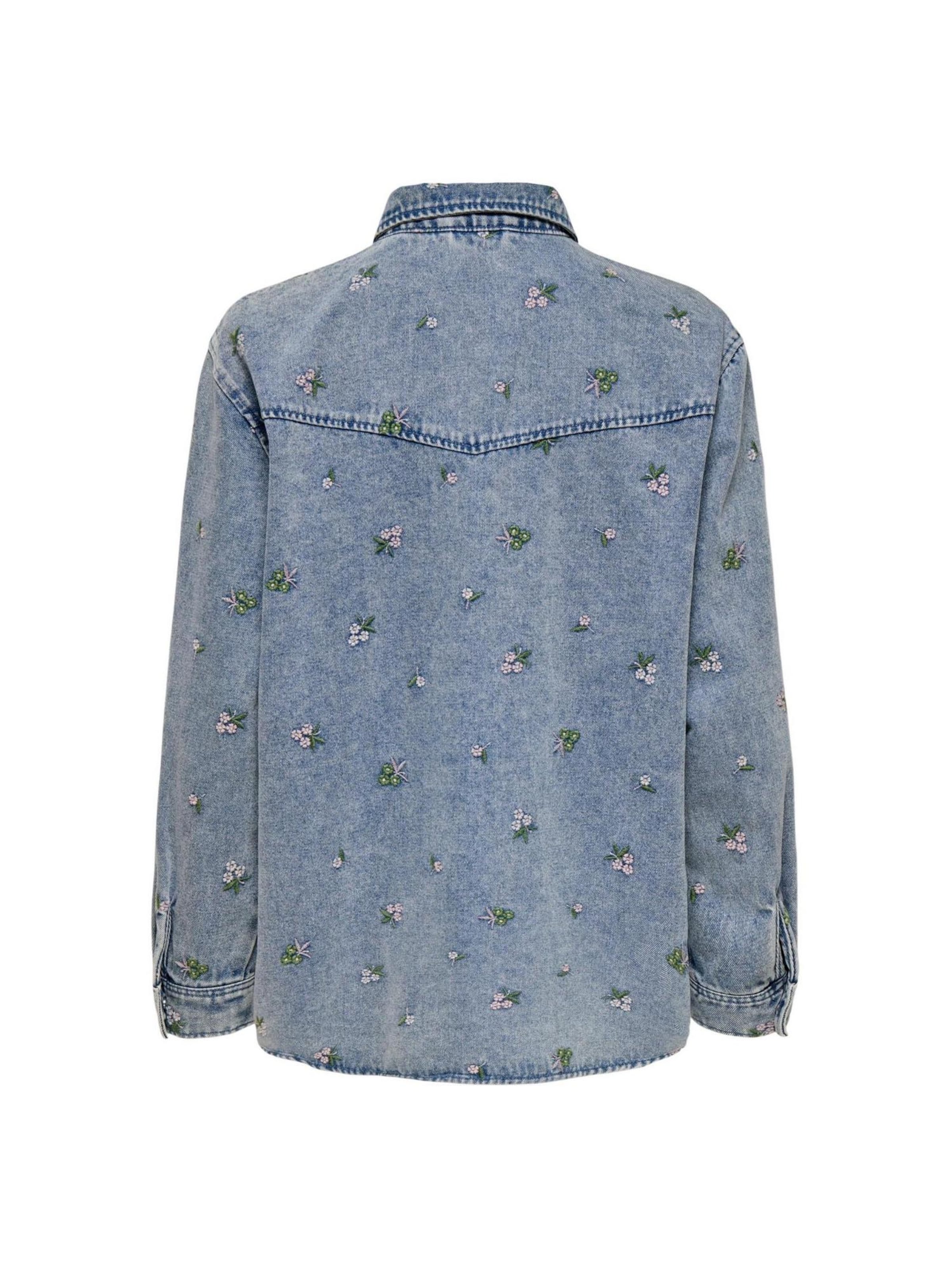 Giacca di mezza stagione 'Onlvera L/S Flower Emb Shirt Dnm Noos 15351977' di ONLY in blu