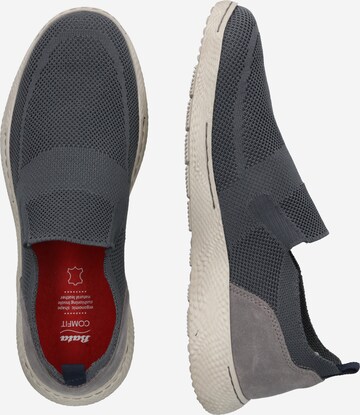 Bata Slip-ons in Grijs