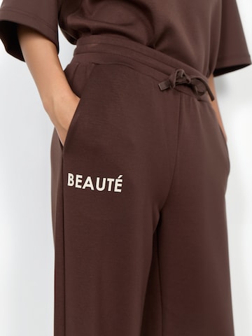 Soyaconcept - regular Pantalón ' SC-JANNY ' en marrón: frente