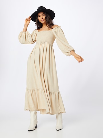 Robe Nasty Gal en beige