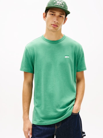 Tommy Jeans Shirt in Green: front