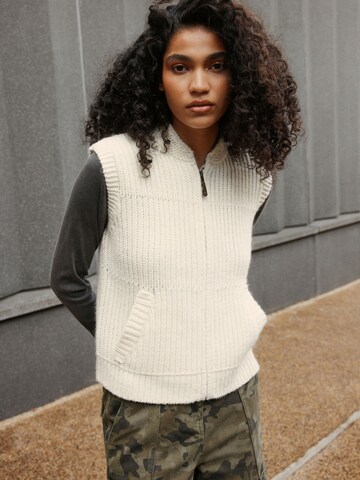 Gilet in maglia di Next in beige: frontale