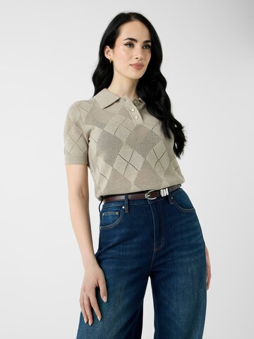 GUESS Sweater in Brown: front