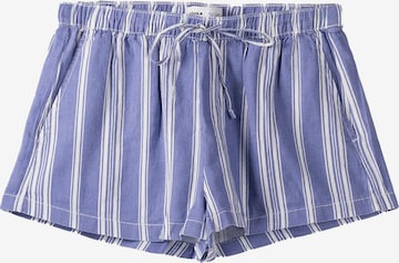 Bershka Regular Shorts in Blau: predná strana