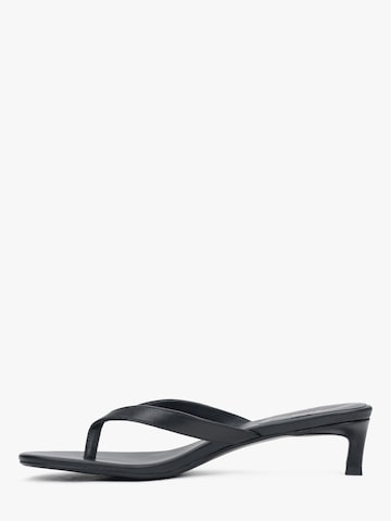 Estro - Sandalias con hebilla '203-24105-33' en negro