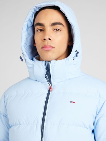 Tommy Jeans Winterjas 'ESSENTIAL' in Blauw