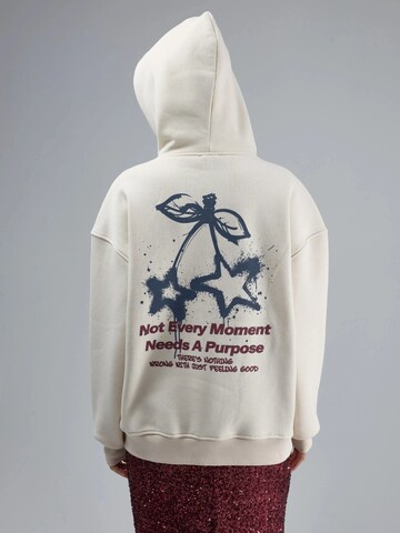 Busem Sweatshirt in Beige: front