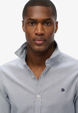 Coupe regular Chemise Superdry en gris