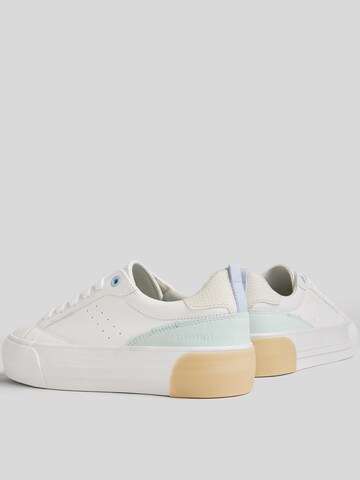 Bershka Sneaker in Weiß