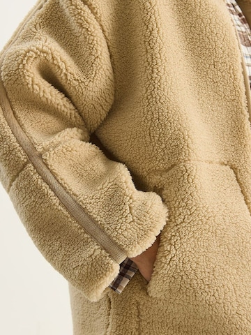 Cappotto invernale 'Puffer- und Daunenmäntel' di Bianco Lucci in beige