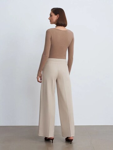 Dilvin Wide leg Pants in Beige