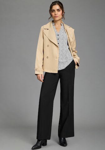 LAURA SCOTT Between-Seasons Coat in Beige
