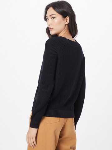 Pull-over 'Sira' SELECTED FEMME en noir