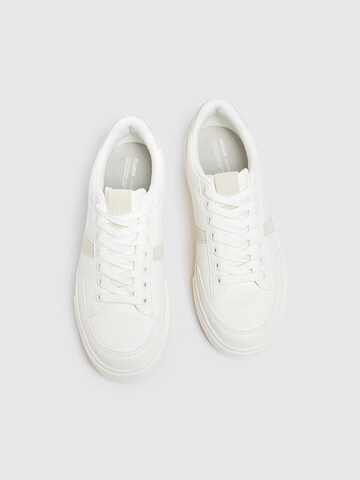 Pull&Bear Sneaker in Weiß