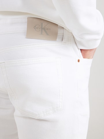 Calvin Klein Jeans Слим Джинсы в Белый