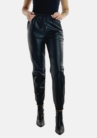 Effilé Pantalon Elara en noir : devant