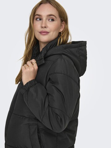 Only Maternity Wintermantel in Zwart