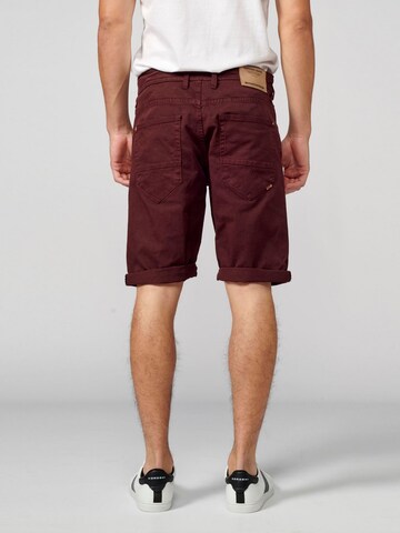 KOROSHI Regular Shorts in Rot