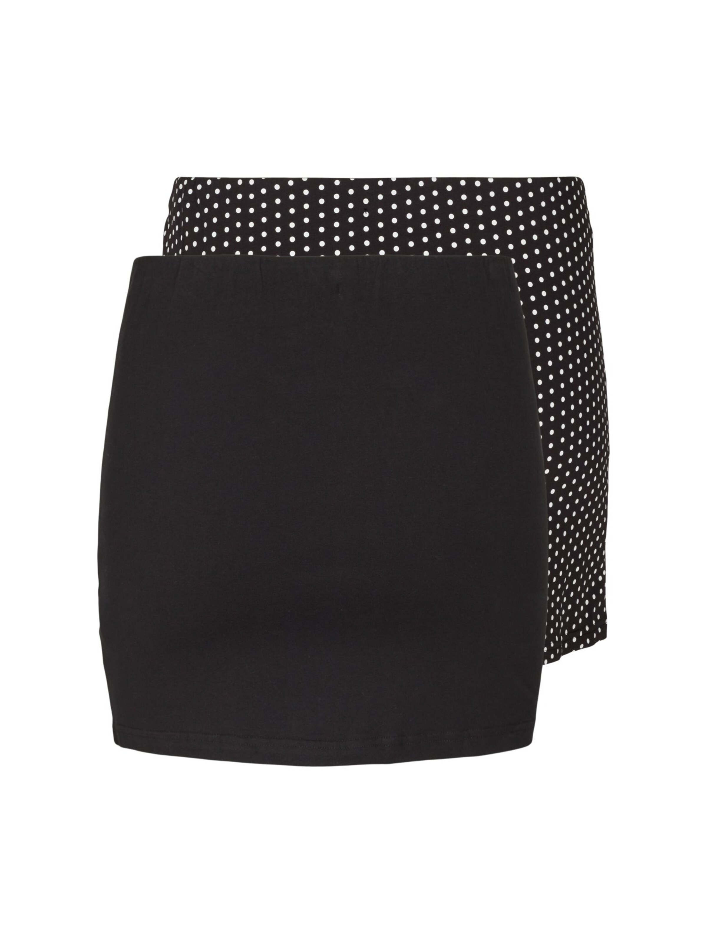 Zizzi Top in Black: front