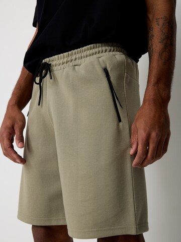 PADDOCKS Regular Chinohose in Grün