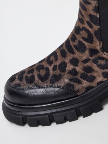 CESARE GASPARI Chelsea boots in Bruin