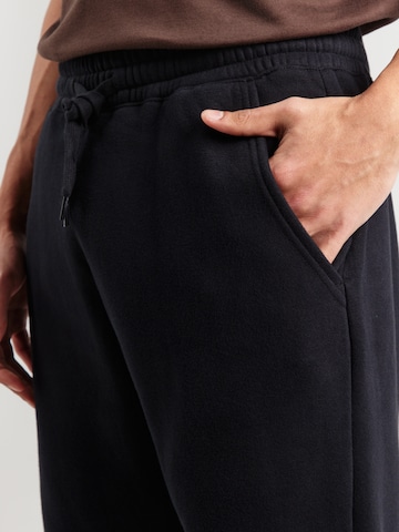 HOLLISTER Tapered Παντελόνι σε μαύρο